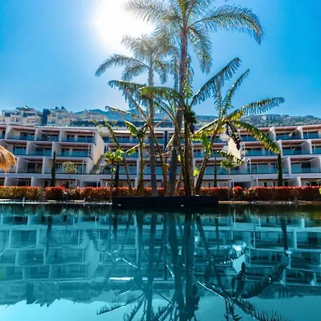 Luxury Apartment - Parking, Pool And Beach Access Vlore Exterior photo