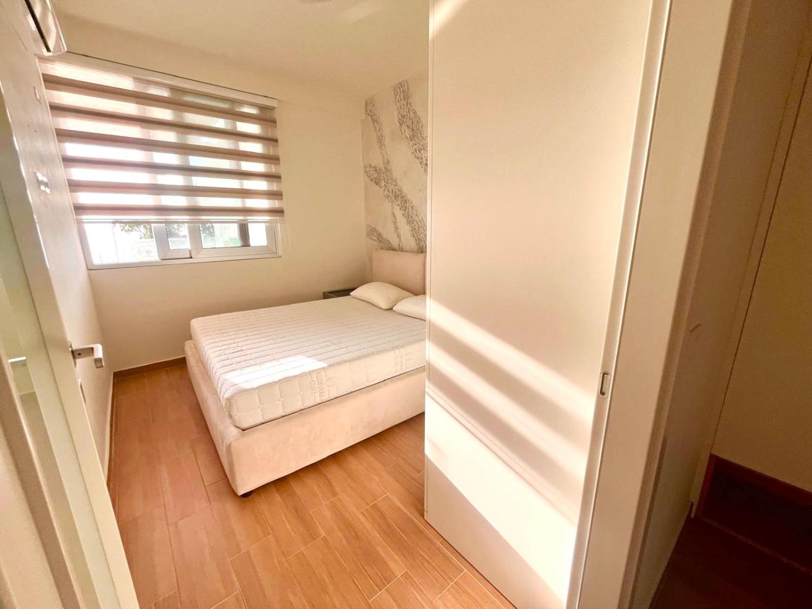 Luxury - Parking, Pool And Access Apartament *