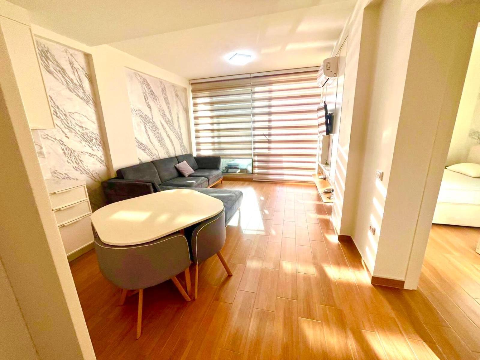 Luxury - Parking, Pool And Access * Wlora